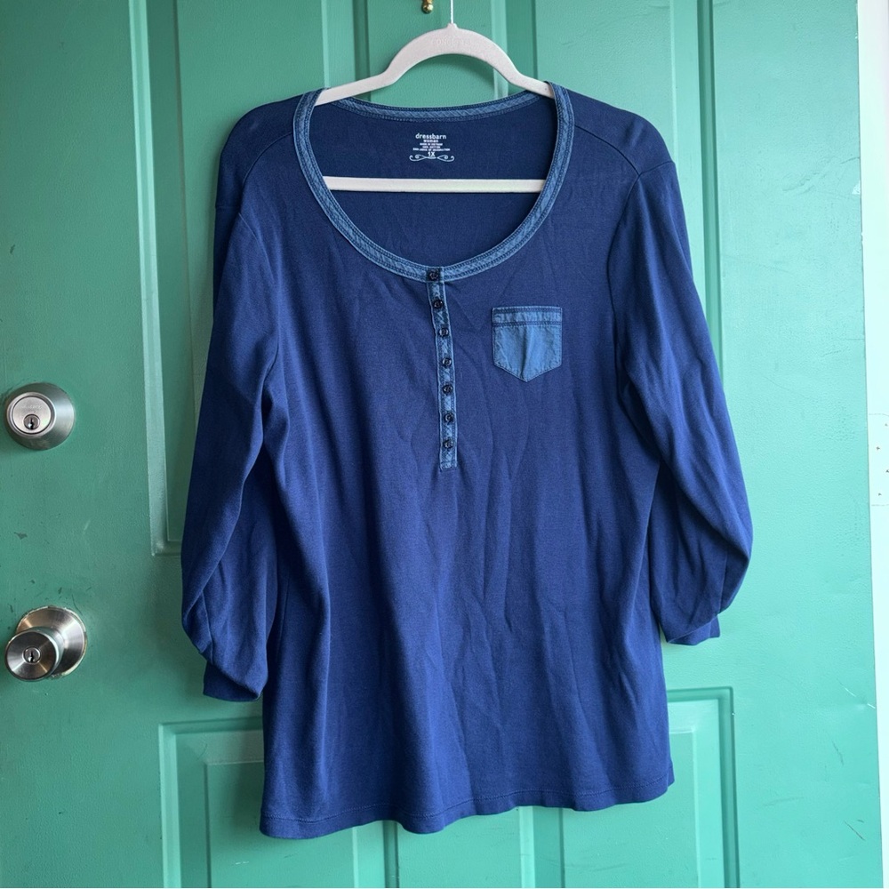 dressbarn Woman 1x Blue Henley Top with Light Trim